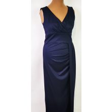 Sötétkék alapszínű, ujjatlan, hátul cipzáras, selyembéléses, elől átlapolt, alkalmi maxi ruha 44-52