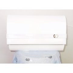   Patentos záródású, egy rekeszes, magasfényű, vállra akasztható  alkalmi  kézi táska 