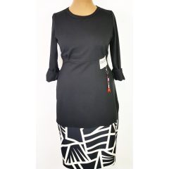   Kerek nyakú, hosszú ujjú, zsebes, fekete alapon bézs mintás, pamutos anyagú ruha 44-54