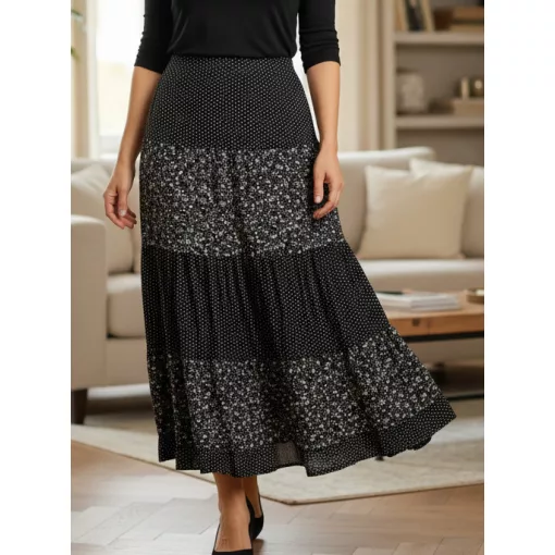 Gumis derekú, 6 cikkes, fekete alapszínen, fehér színű mintás szoknya 3XL/5XL