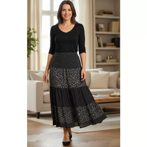 Gumis derekú, 6 cikkes, fekete alapszínen, fehér színű mintás szoknya 3XL/5XL